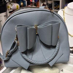 Chic Bow Accent Crossbody Bag in Gray